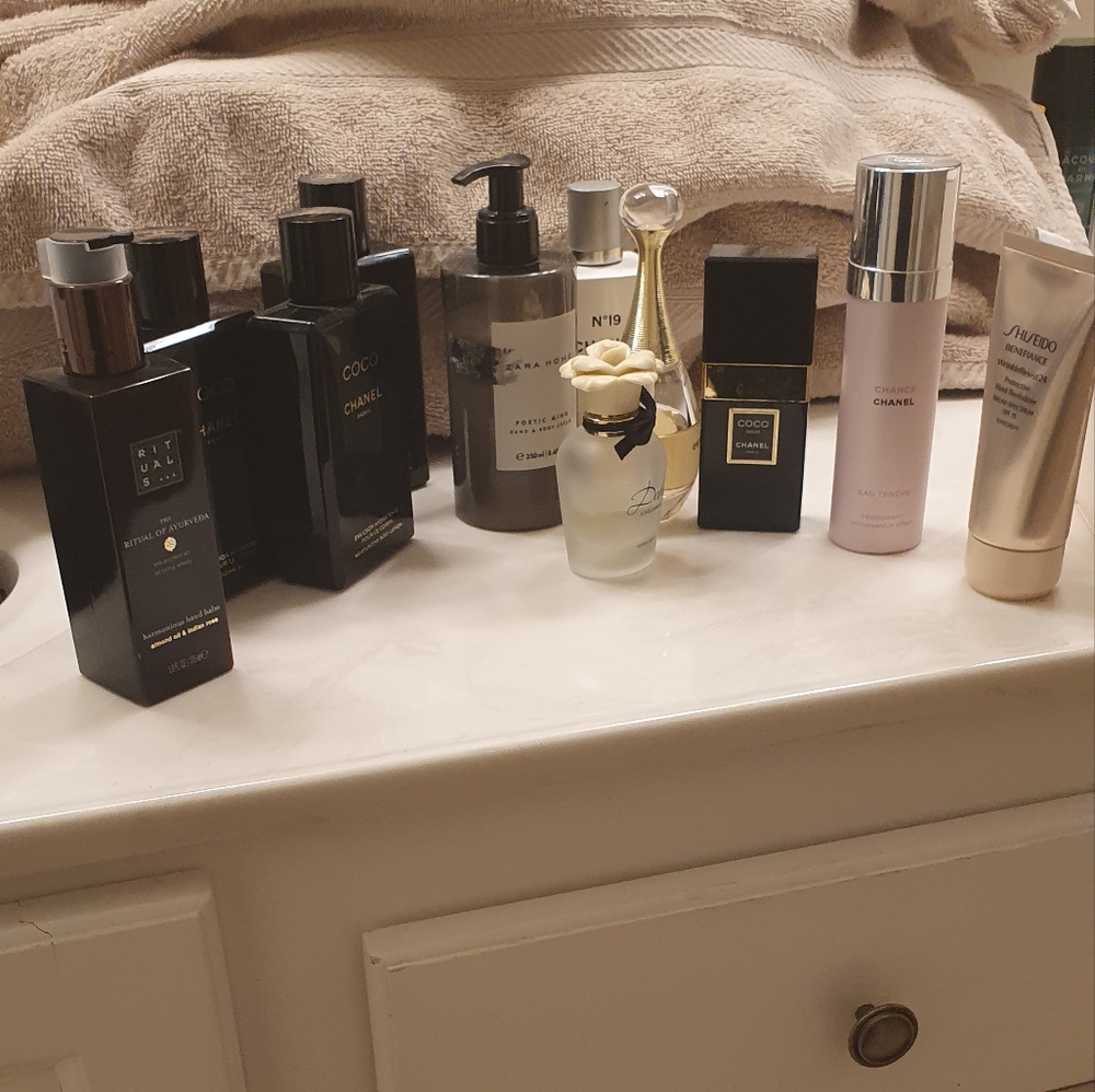 Big parfume set, CHANEL and others